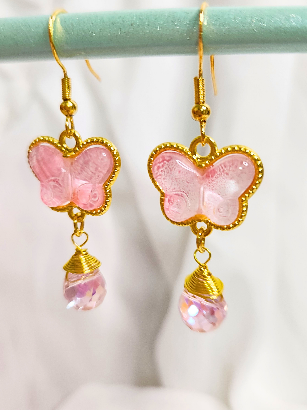 • Boucles d'oreilles • Papillon Rosé